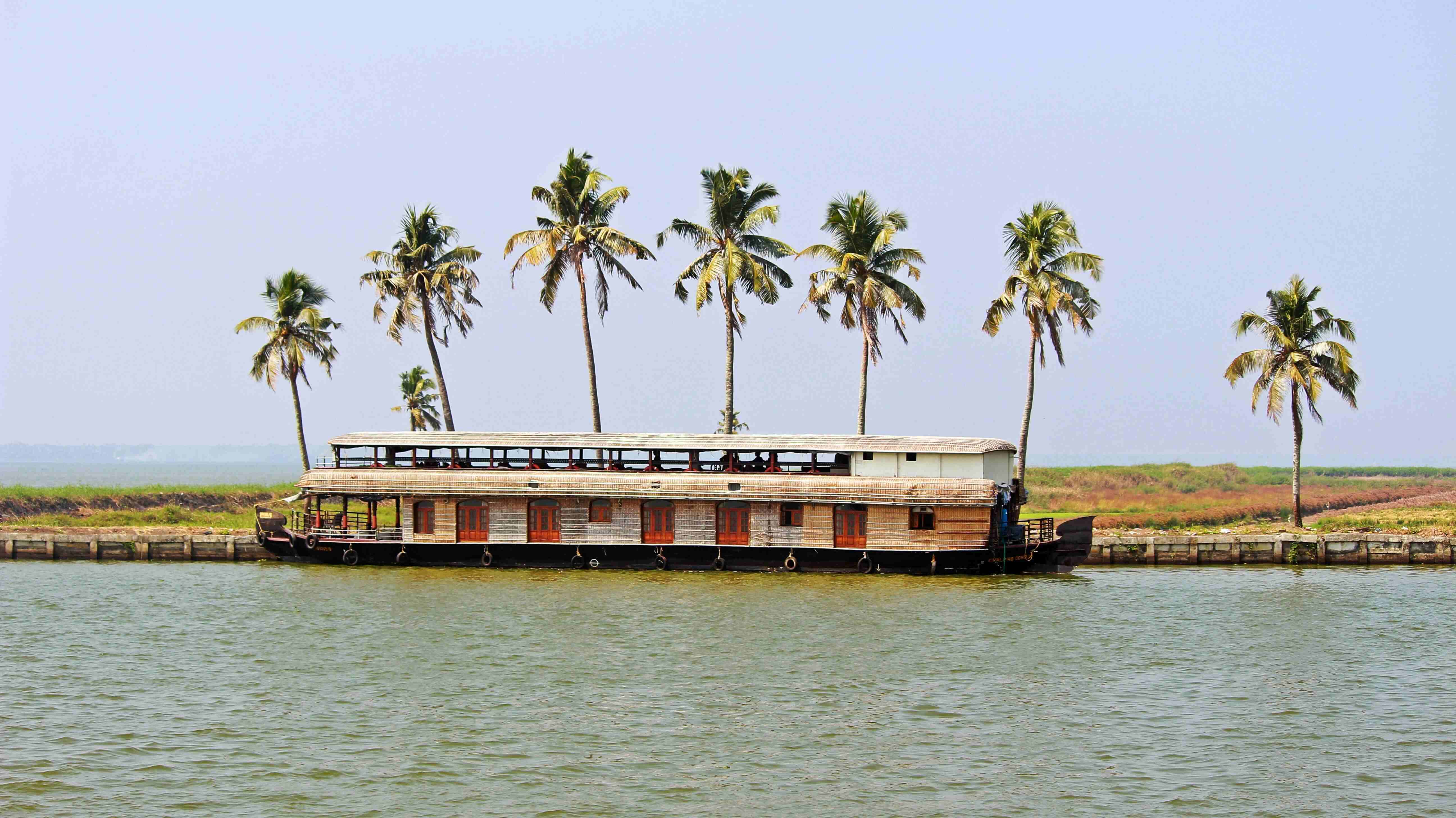 How to Choose the Right Kerala Tour Packages?
