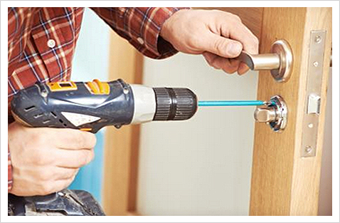 Locksmith Woodland Hills CA