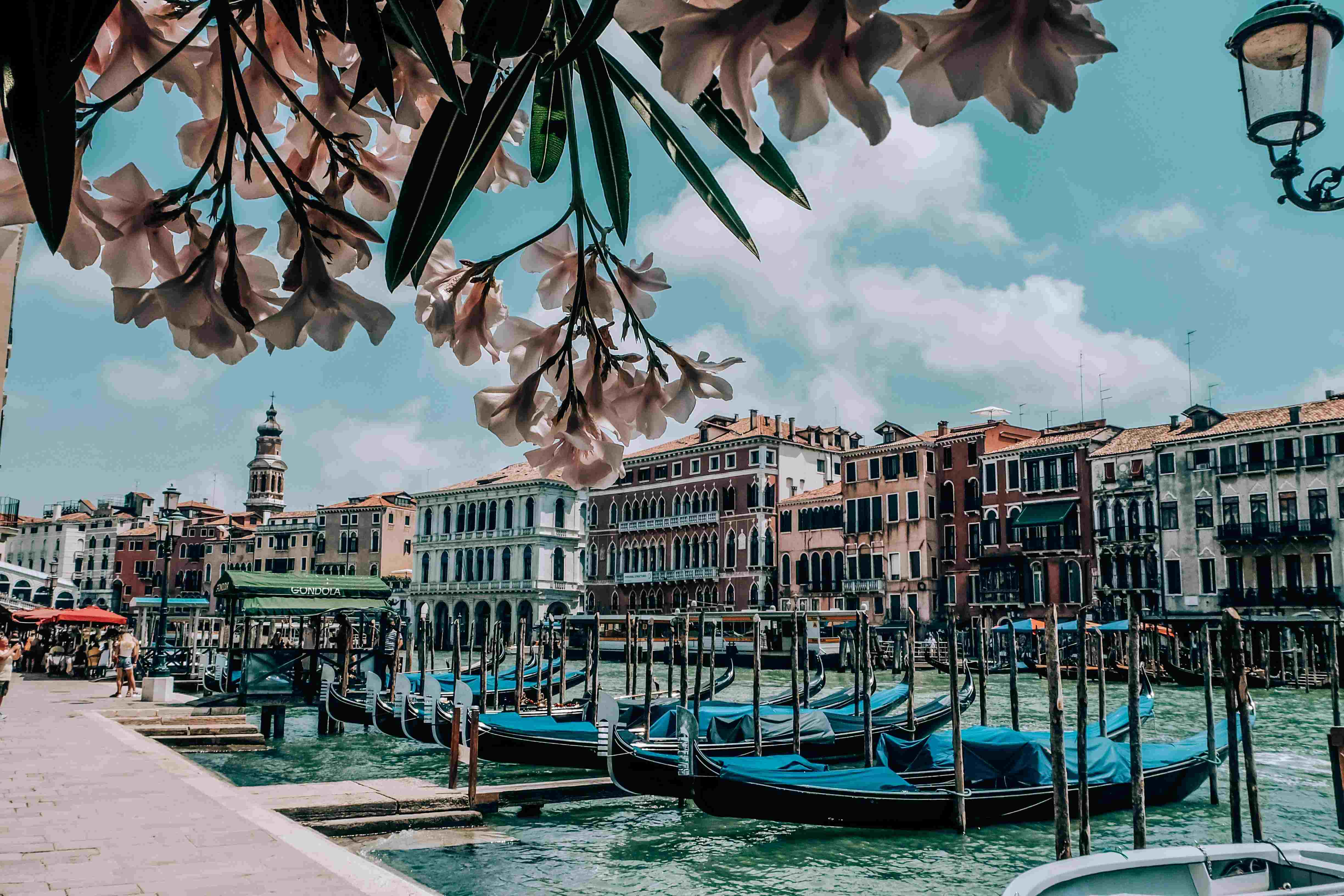 Europe Honeymoon Tours – Romantic Escapes & Scenic Getaways